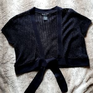 NYC Summer topper cropped sweater. Black. Size Med